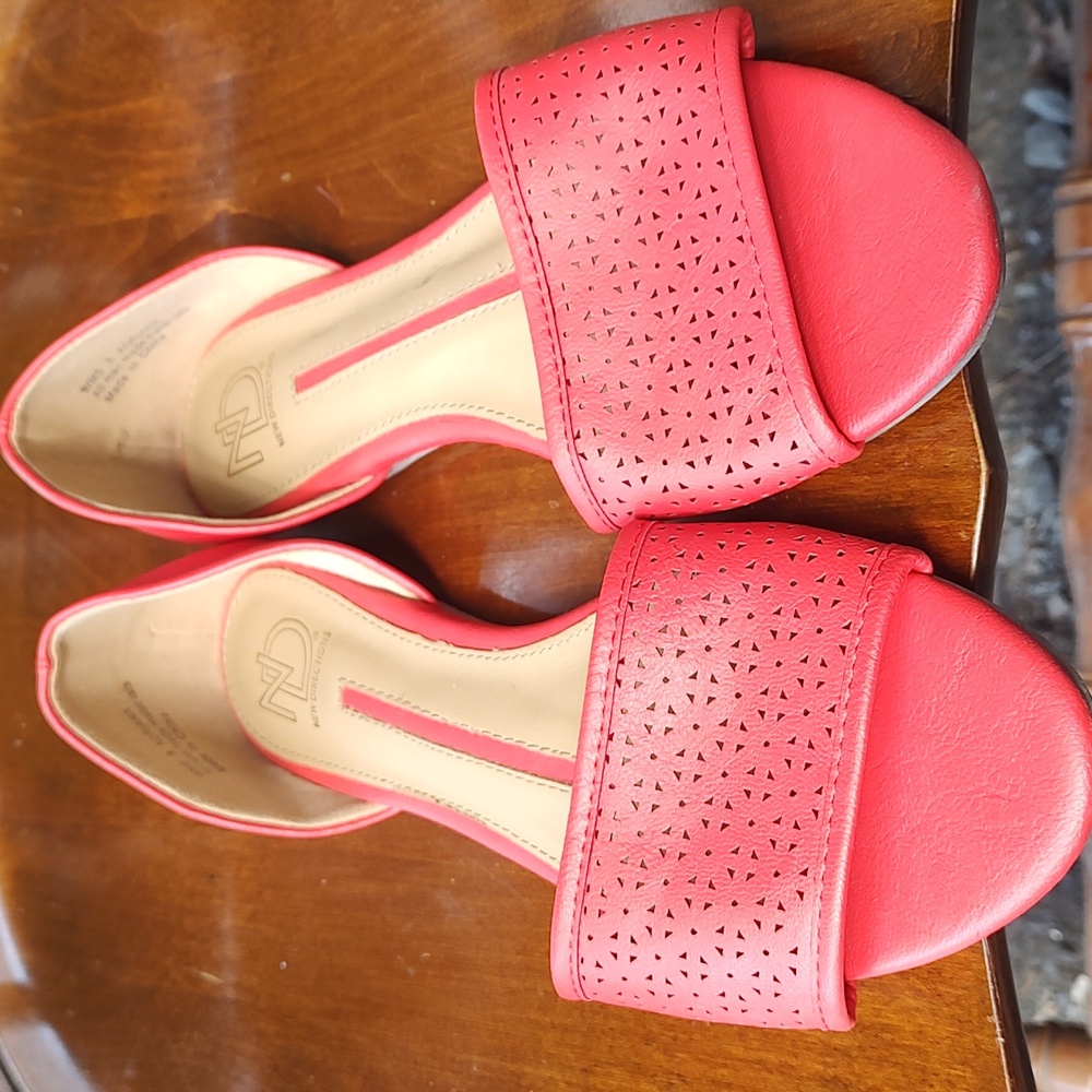 New directions shoes red